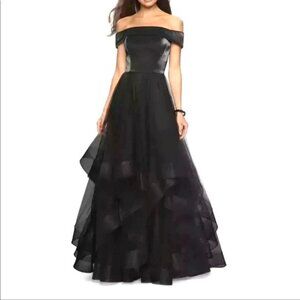 La Femme Off the Shoulder Evening Gown Black Size 4